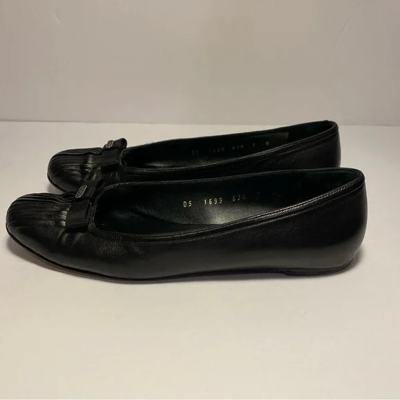 Salvatore Ferragamo leather flats - Picture 4 of 10